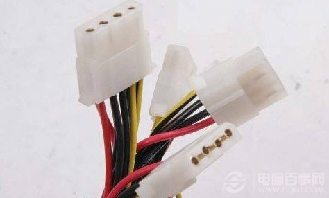 电源上硬盘供电接口